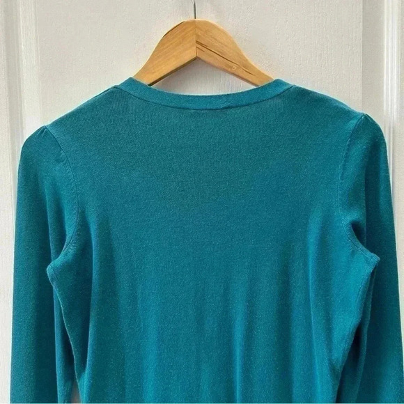 Ricki’s Cardigan V Neck Button Front Sweater Fitted Teal Green Size Small - Picture 9 of 16